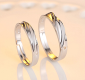 Couple love intertwined ring
