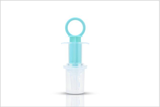 Baby syringe feeder