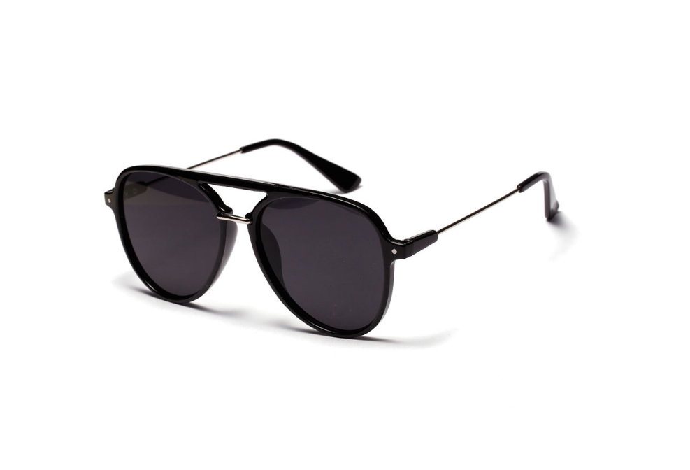 Color lens sunglasses women