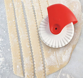 Kitchen pastry cutting wheel crimping wheel manual face cutter roller knife kitchen gadget