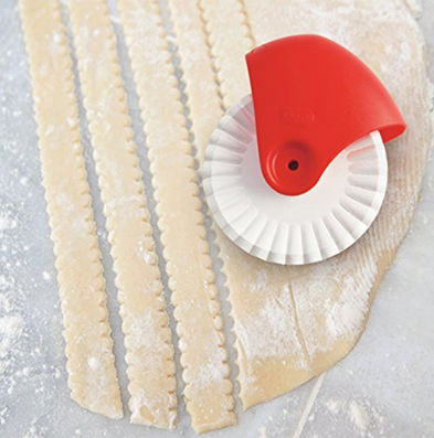 Kitchen pastry cutting wheel crimping wheel manual face cutter roller knife kitchen gadget