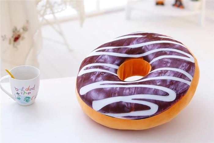 Creative donut cushion pillow cushion cushion bedding bottom hole plush toy factory wholesale