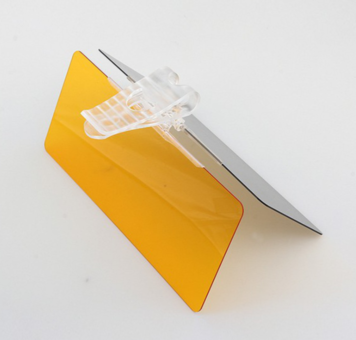 Anti-glare driving visor