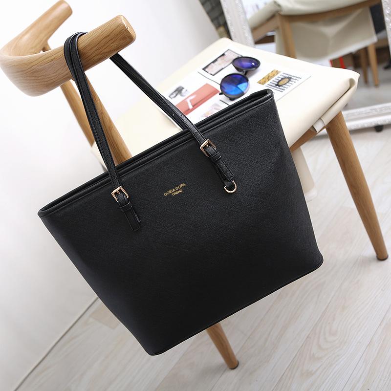 Women's shoulder bag