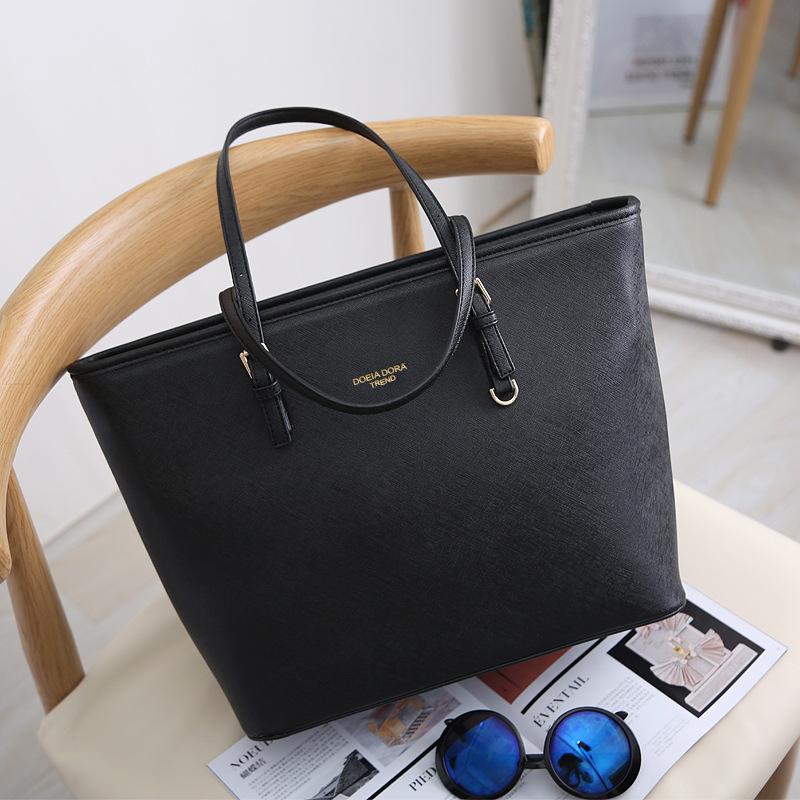 Women's shoulder bag