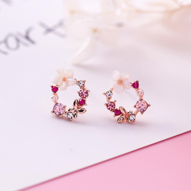 Flower pendant