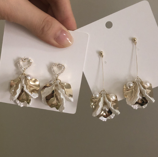 Colored petals love earrings