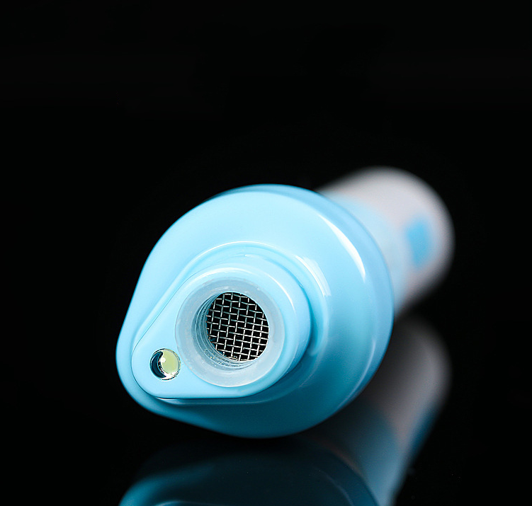 Glowing ear spoon