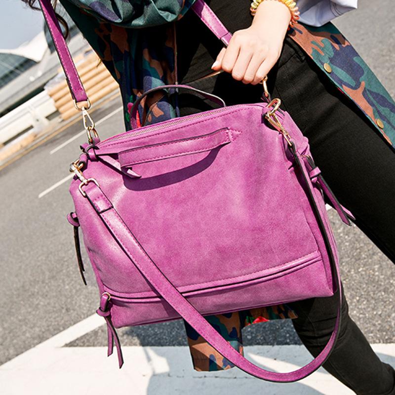 Female fashion handbags