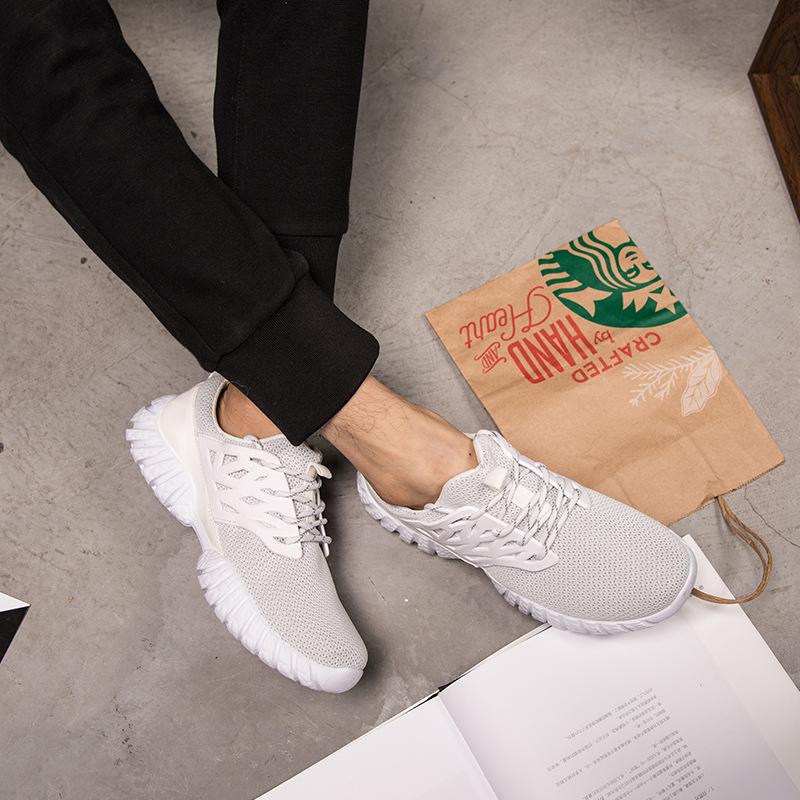 In the spring of new light and breathable shoes running shoes mens casual shoes, running shoes on behalf of a male