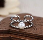Twisted pearl ring