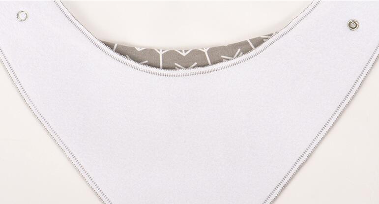 4 piezas / lote Impresión  Varios Diseños Tela Babero Bandana