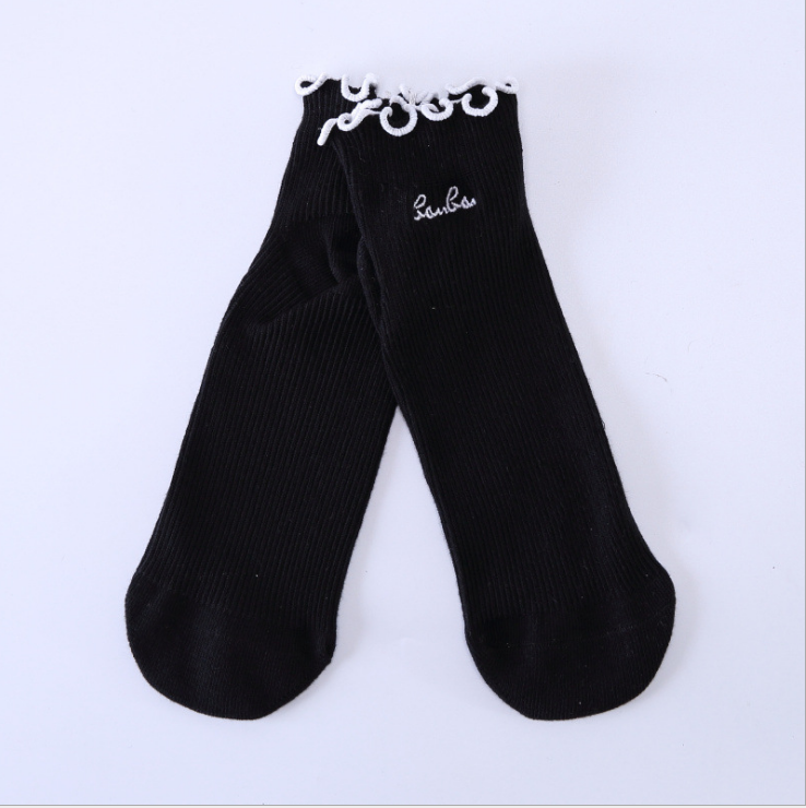 Loose mouth stockings embroidered
