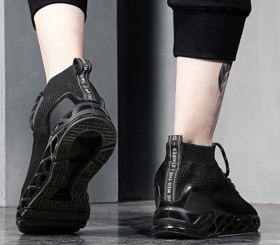 2020 explosion models men's flying weaving mesh shoes sports shoes outdoor running shoes tide men low help shoes