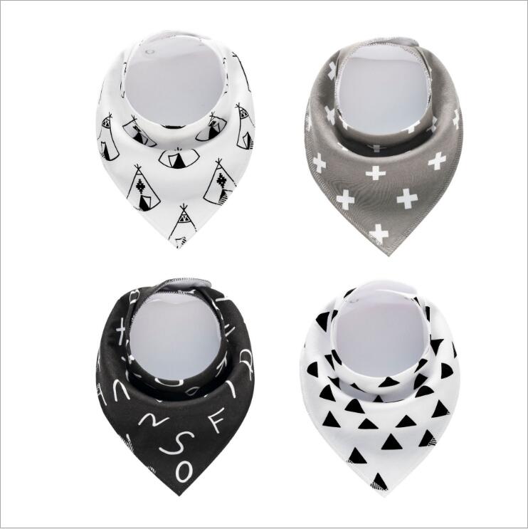 4 piezas / lote Impresión  Varios Diseños Tela Babero Bandana