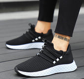 Spring and autumn sneakers trend casual wholesale men's shoes flying woven padded lightweight running shoes