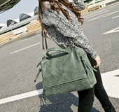 Female fashion handbags