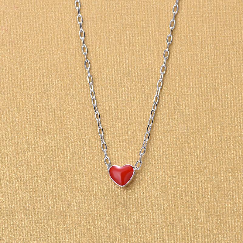 Collar plateado bonito