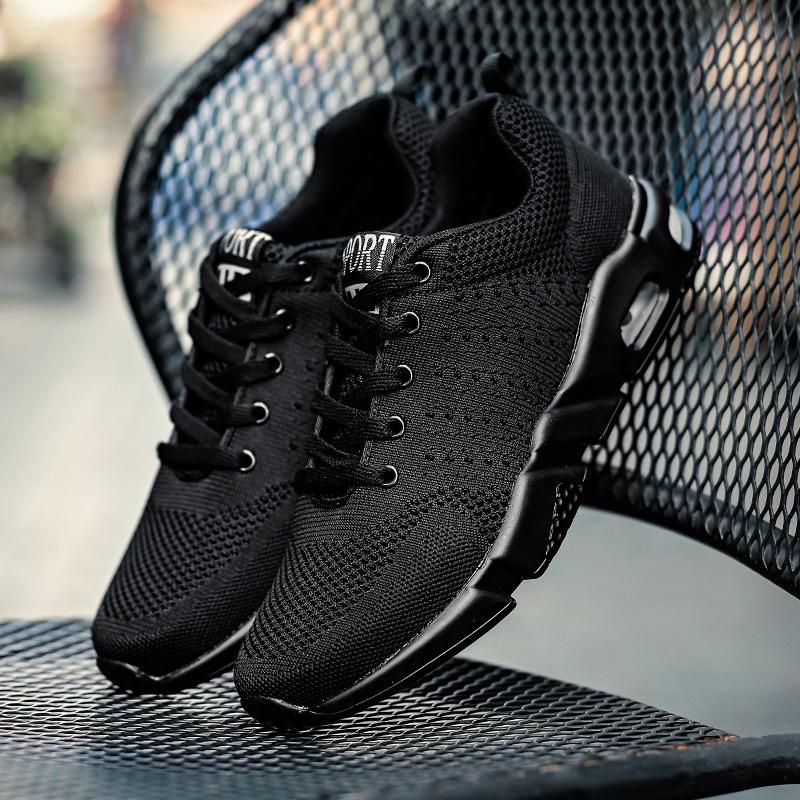 a pair of shipping in the autumn of 2020 new sport shoes breathable fabric cushion shoes all-match fly wear running shoes