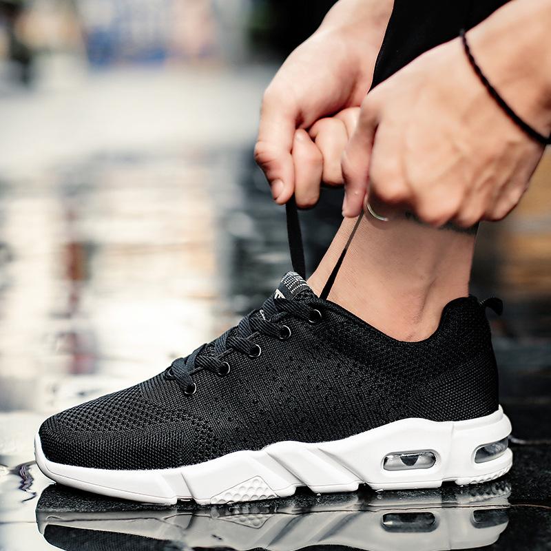 a pair of shipping in the autumn of 2020 new sport shoes breathable fabric cushion shoes all-match fly wear running shoes
