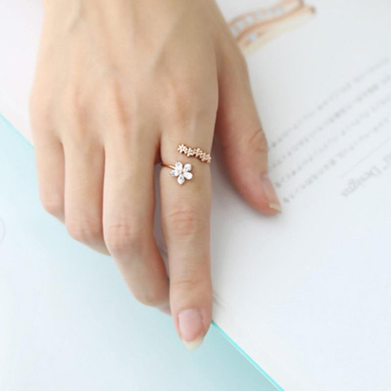 Exquisite five-petal flower zircon  ring