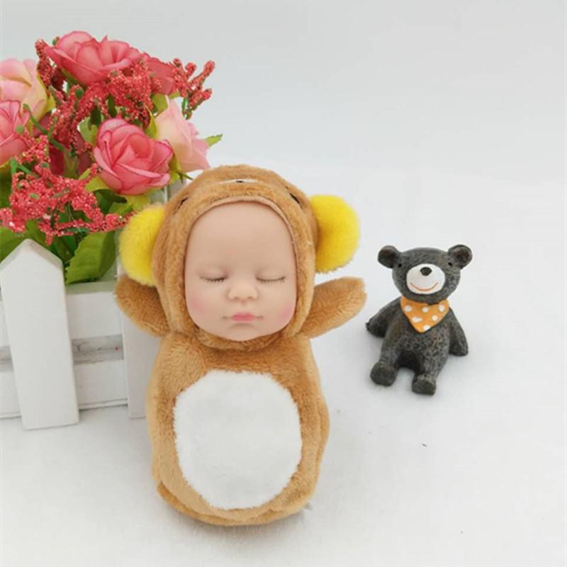 The factory sells sleeping dolls, plush toys, sleeping baby keys, small pendants, creative gifts dolls