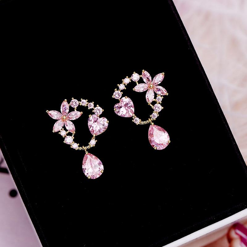 Earrings, flowers, heart-shaped earrings