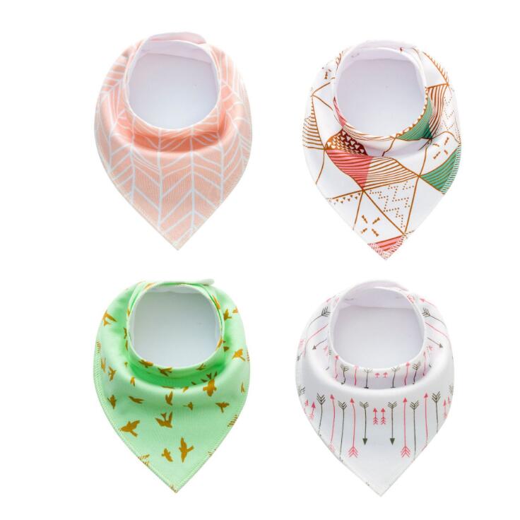 4 piezas / lote Impresión  Varios Diseños Tela Babero Bandana