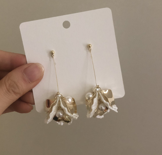 Colored petals love earrings