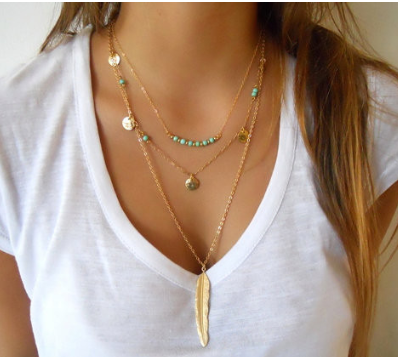 Collares de color dorado