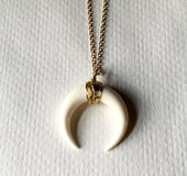 Collar imitación de marfil