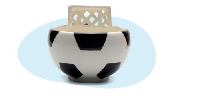 New products ceramic decoration small package candy box creative ceramic basketball football cup children's milk cup