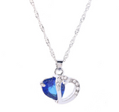 Collar forma corazón colgante