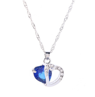 Collar forma corazón colgante