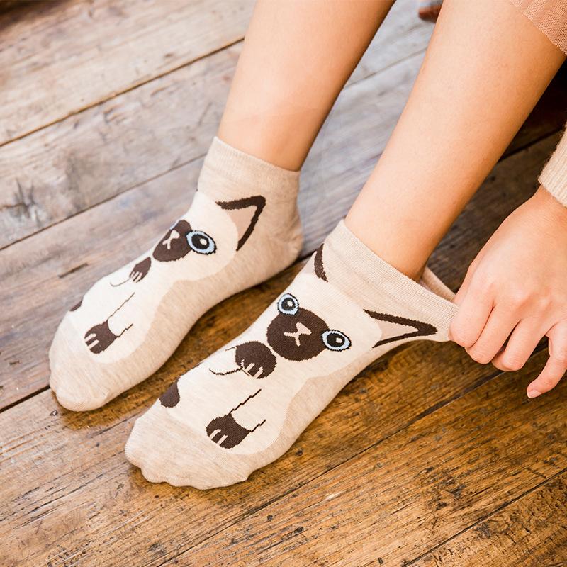 Breathable cotton socks