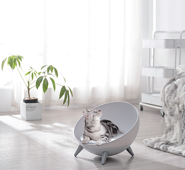 Hemispherical pet nest