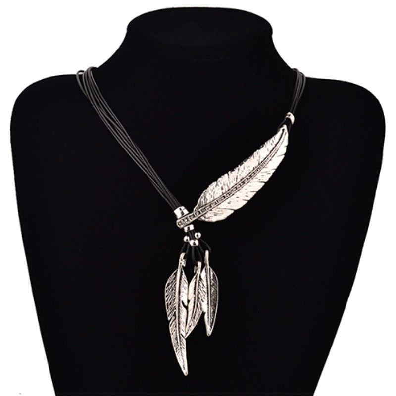 Collar Hoja De Plumas