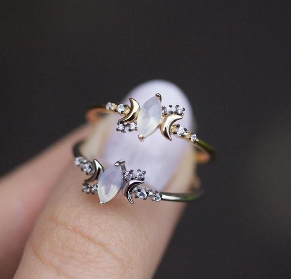 Rhinestone horse eye moon ring