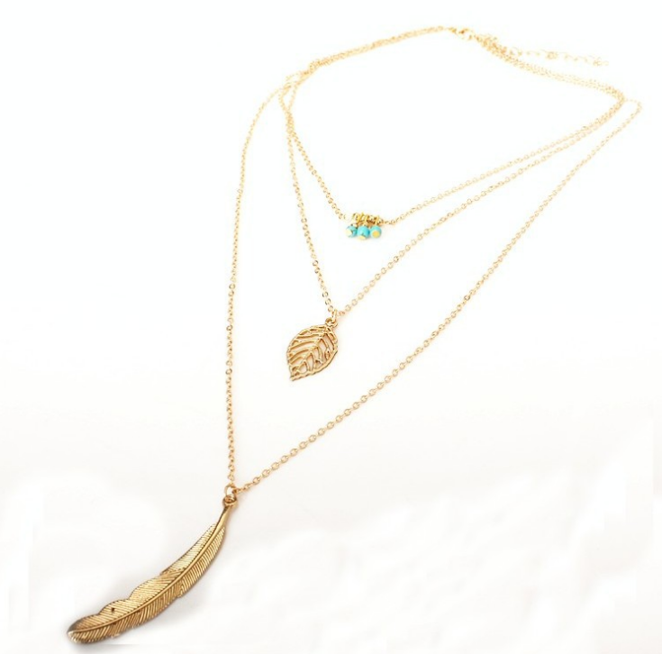 Collares de color dorado