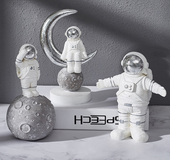 Creative Astronauts Crafts Resin Decoration Coffee Shop Music Bar Cabinet Soft Decorations