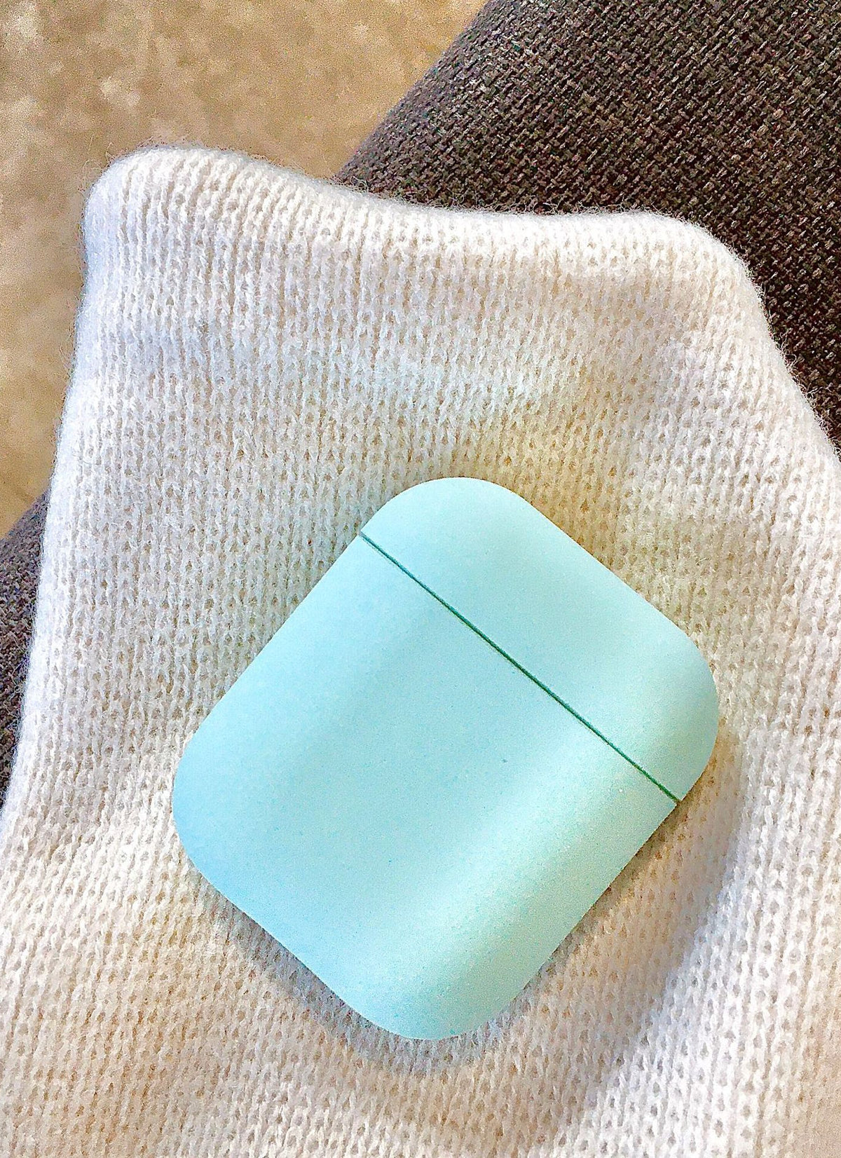 Wireless earphone case