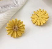 Color chrysanthemum flower earring