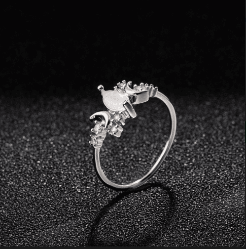Rhinestone horse eye moon ring